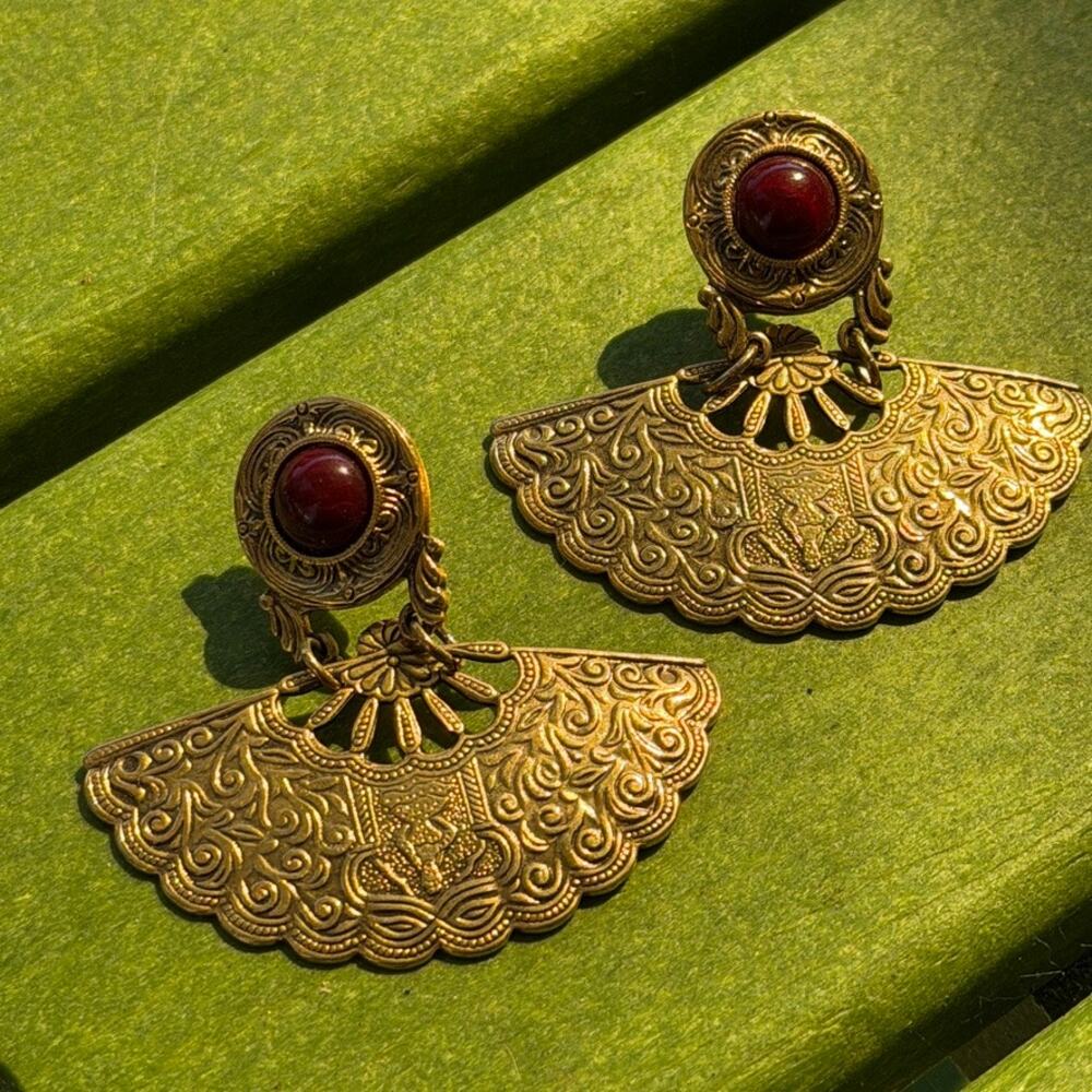 Earrings Dangle Drop Womens Gold Tone Fan Filigree Faux Carnelian Cabochon Boho